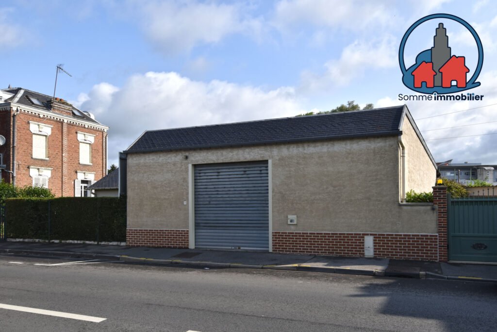 Bel entrepôt idéalement situé