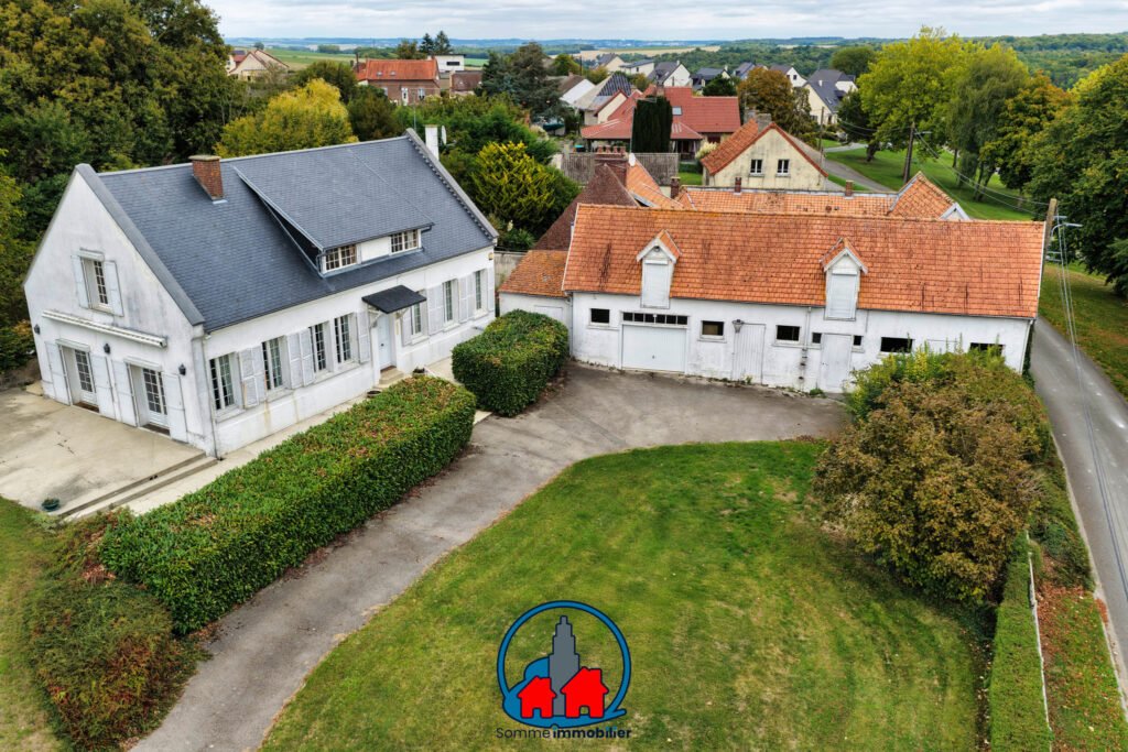 Magnifique propriété construite sur 6135m2 de terrain